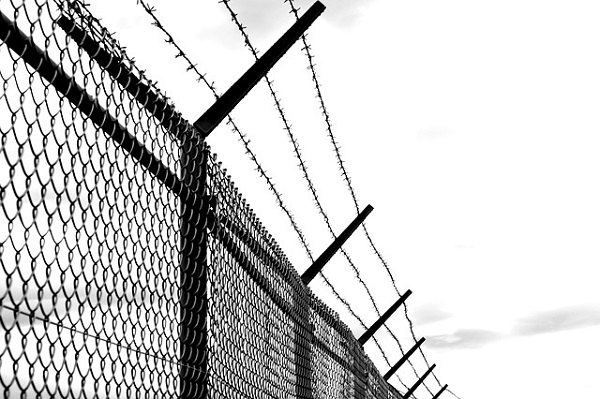 barbed-wire-1589178_640.jpg