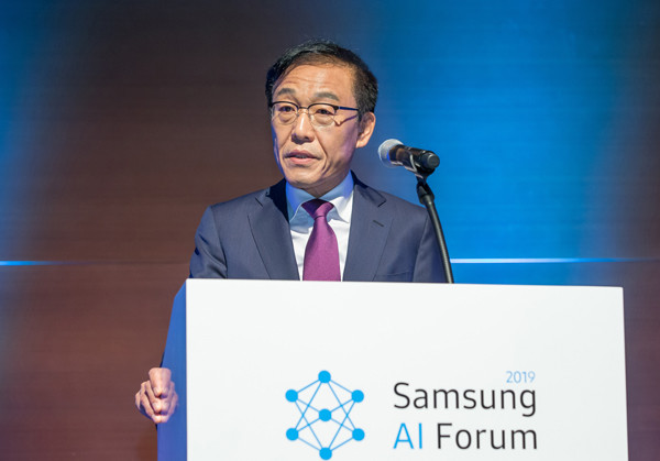 4일 삼성전자 서초사옥에서 열린 '삼성 AI 포럼 2019'에서 김기남 삼성전자 부회장이 개회사를 하고 있다.<삼성전자 제공>