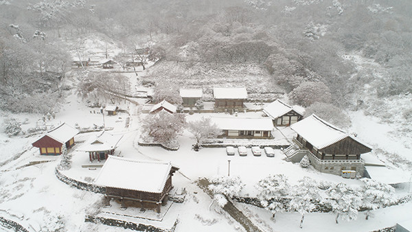 안성 칠장사 겨울 풍경.