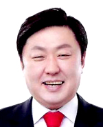 신충식 인천시의회 교육위원회 위원장