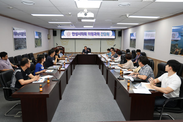 안성시의회, 안성 이편한세상 그랑루체 입주예정자 등하굣길 간담회 1 1042421 401879 2253 1
