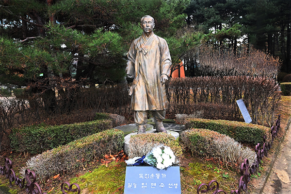 수원 올림픽공원에 세워진 독립운동가 임면수 선생 동상.