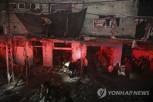 이스라엘 공습 받은 가자지구 남부 라파의 난민촌./연합뉴스