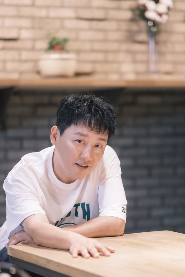 현진영, 90년대 히트곡과 함께 '추억의 댄스가수'로 무대에 복귀