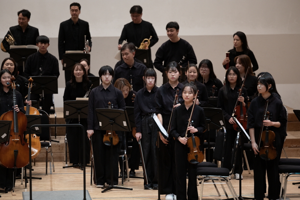 꿈쟁이 인사장면.