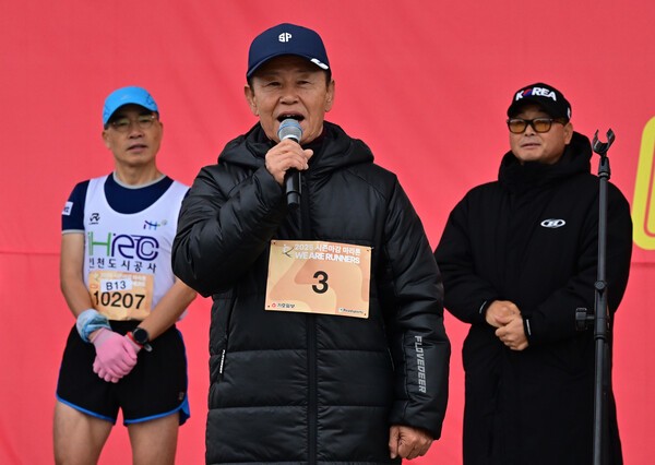 [2025 시즌마감 마라톤대회] 이규생 인천시체육회장…"인천 마라톤 한 시즌을 마무리하는 상징적 무대"