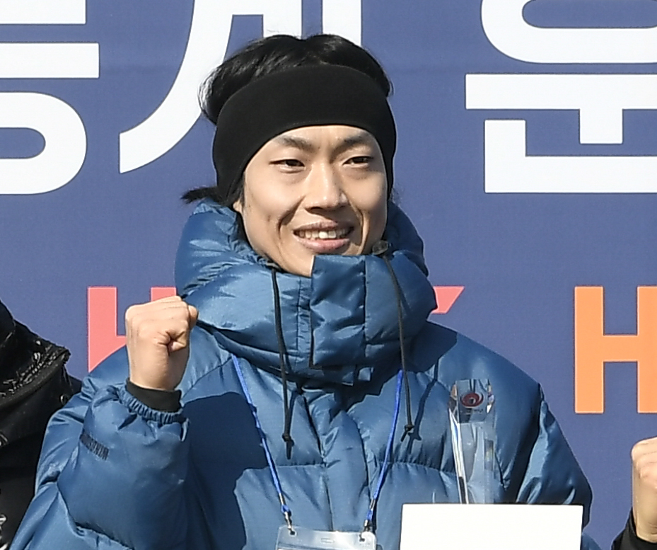 [2026 화성 궁평항 동계훈련 마라톤대회] 부상 딛고 정상…32㎞ 남자 1위 백지훈