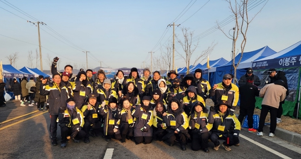 [2026 화성 궁평항 동계훈련 마라톤대회 이모저모] 화성시 의용소방대, 마라톤 안전 지킴이로 나서