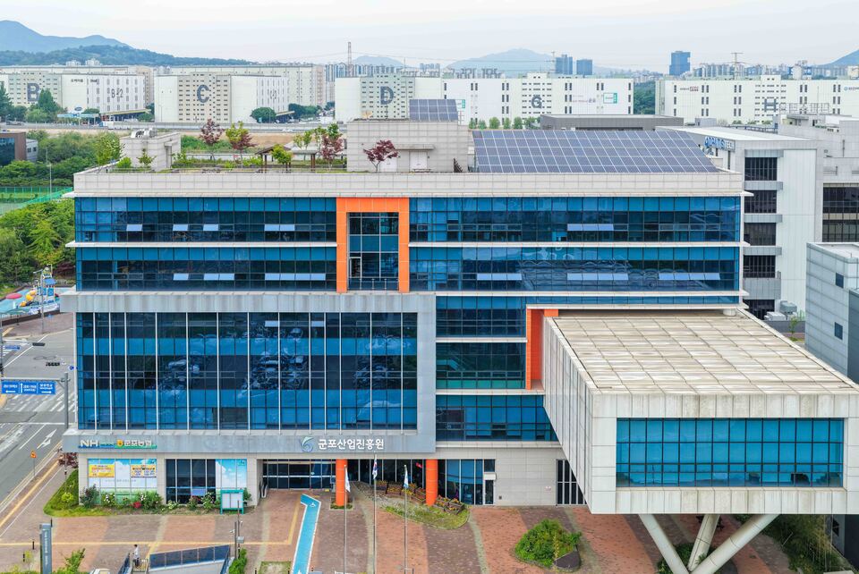 군포산업진흥원, 농업 현장까지 웨어러블 로봇 기술 확장 추진 - 뉴스 썸네일 이미지