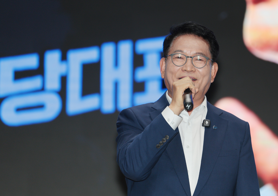 <b>송영길</b> "이 지지율 하락 부동산 때문"…정청래 향해 "돌팔이 진단"
