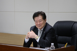 [을사년 비전을 말하다] 이의명 옹진군의회 의장 신년인터뷰