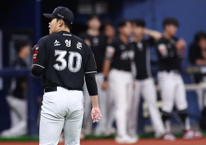 kt 소형준 무실점 호투