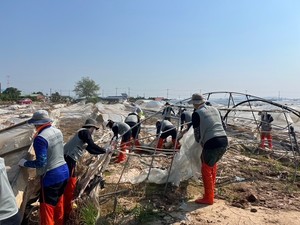 예산군 수해복구 나선 인천 봉사자들