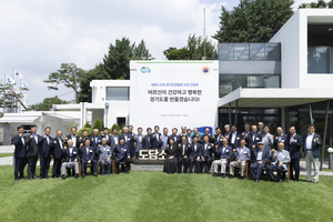 대한노인회 경기도연합회 만난 <b>김동연</b> "<b>어르신 존경</b> 담아 최대한 지원하...