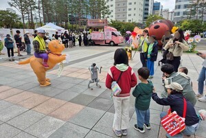 성남 청소년들이 연 반려견 축제 3000명 북적